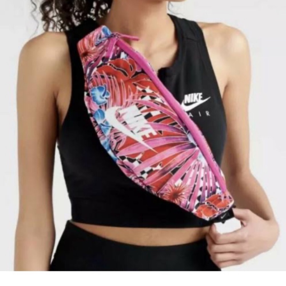 Nike Sportswear Hip Pack/Fanny Pack. NWT! - Picture 7 of 9
